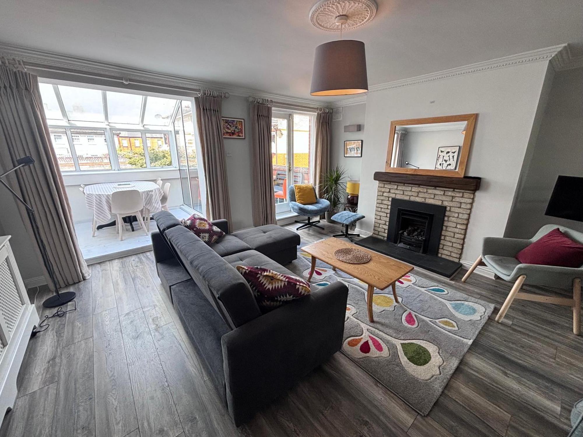 Central, Comfortable And Spacious 4 Bed Duplex Apartamento *